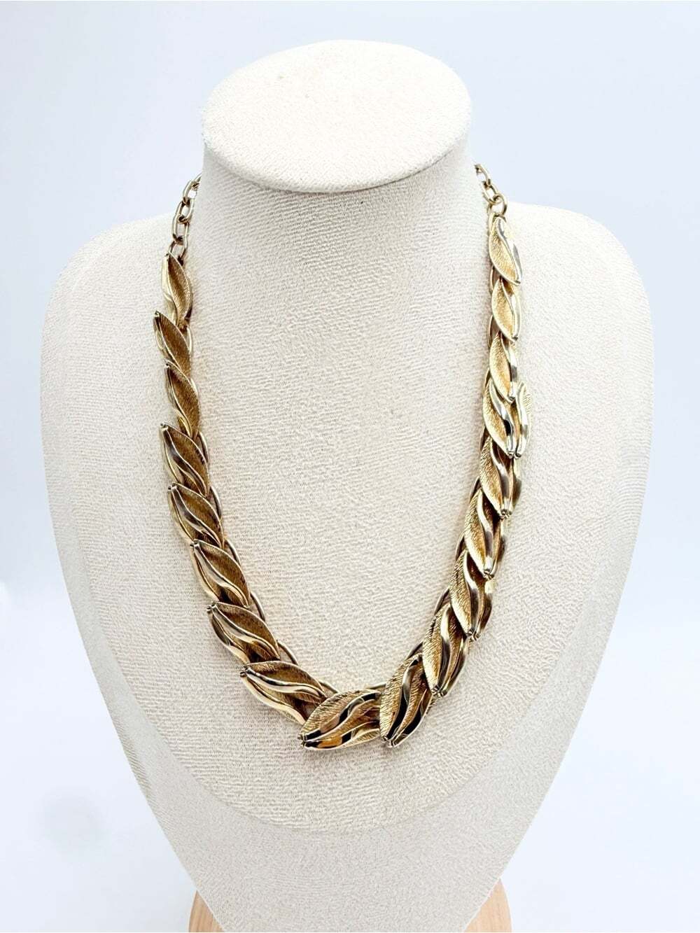 Vintage Gold Tone Leaf Link Statement Necklace Adjustable